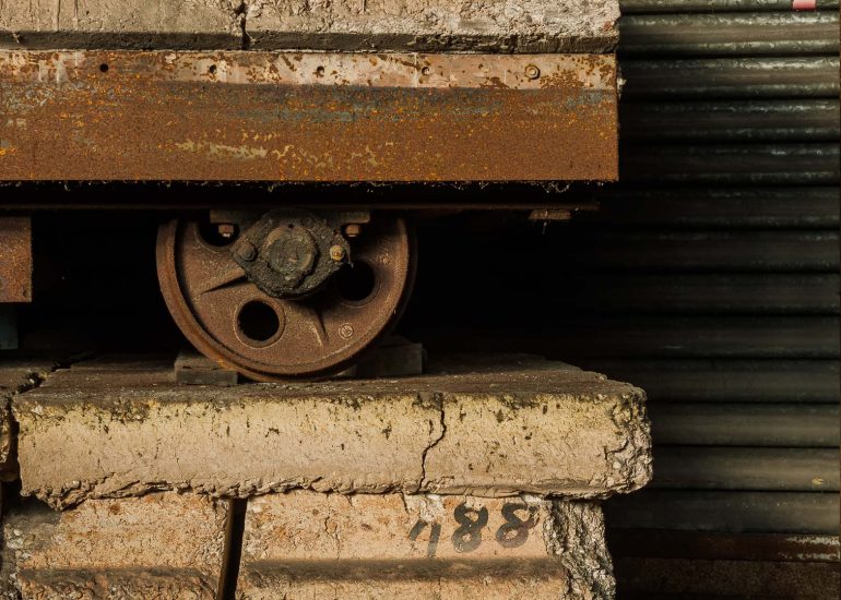 e4da3b7fbbce2345d7772b0674a318d5